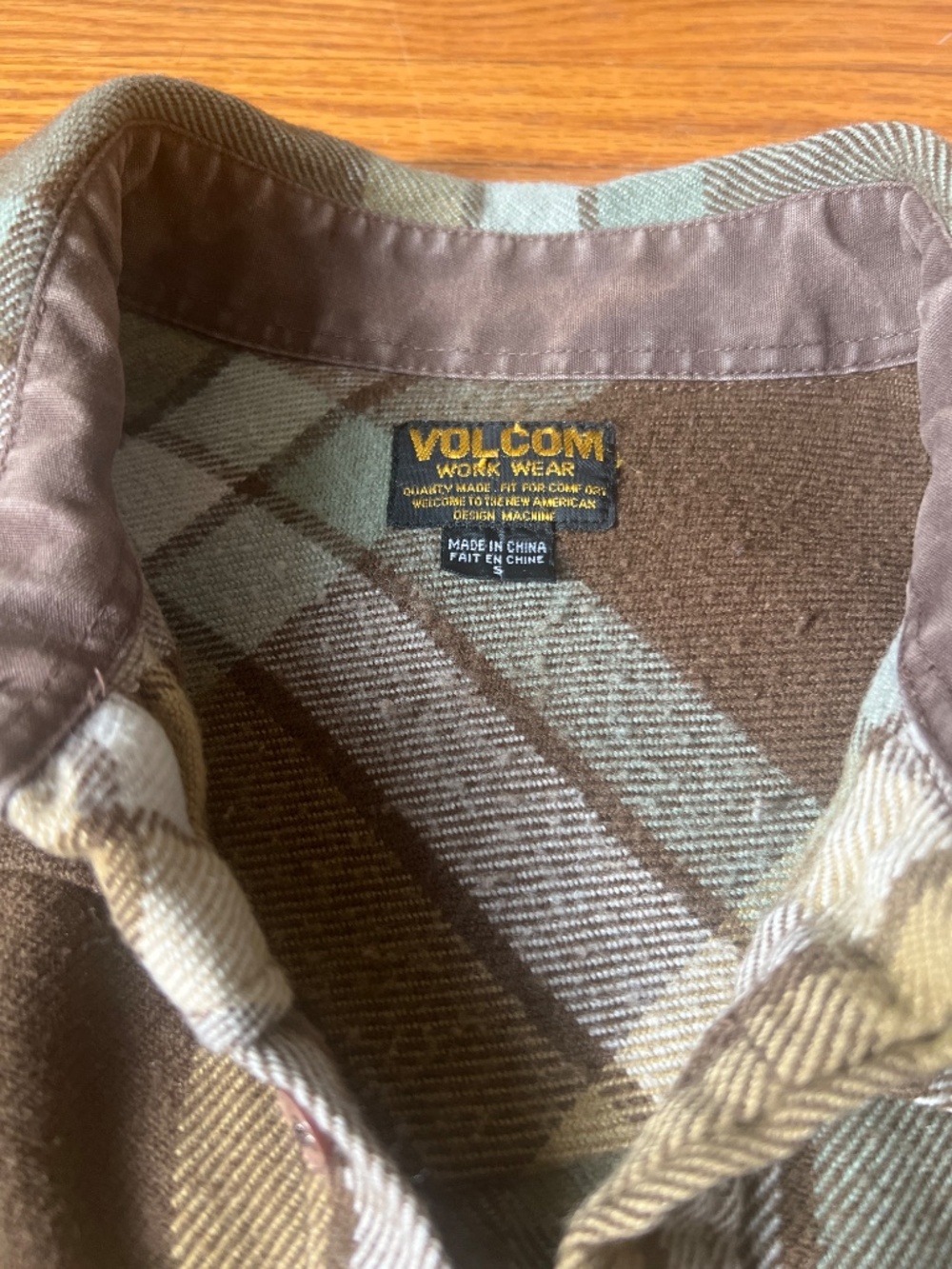 Volcom Flannel - Picture 2 of 2